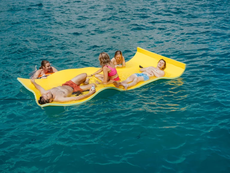 Pronájem Jachta Custom Made s licencí