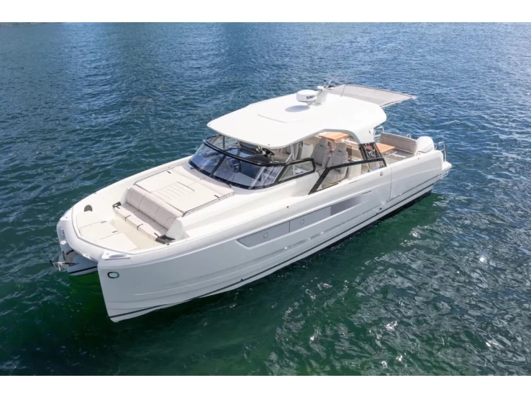 Pronajmout Motorová loď se skipperem či ne  v Capo d'Orlando