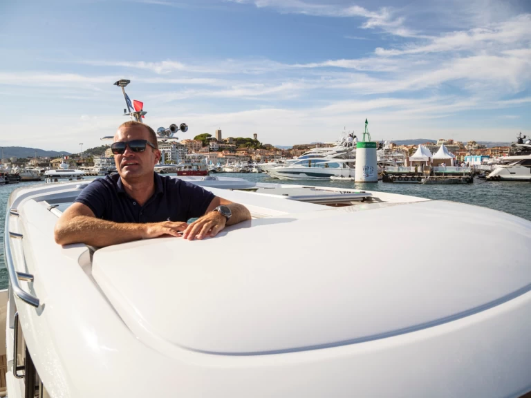 Motorová loď k pronájmu v Split za nejlepší cenu