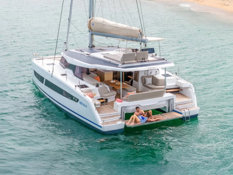 Pronájem lodi Saint Raphael lákavé ceny Fountaine Pajot FP 41 Quatuor 3