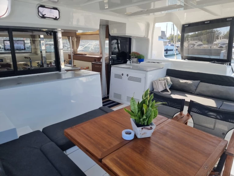 Pronájem lodi Lefkáda lákavé ceny Lagoon 46