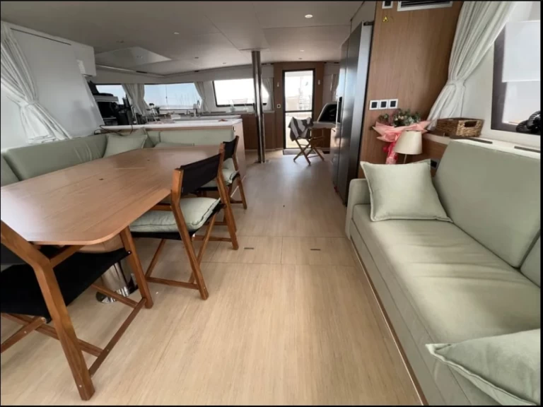 Katamarán k pronájmu v Aalsmeer za nejlepší cenu