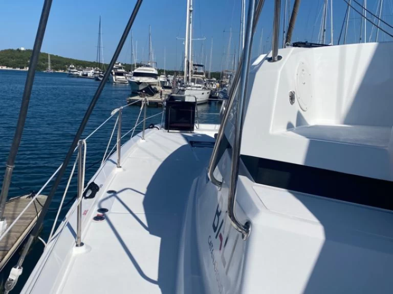 Pronájem Katamarán Bali s licencí