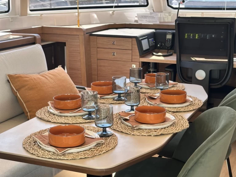 Pronajmout Katamarán se skipperem či ne Nautitech v Lavrio