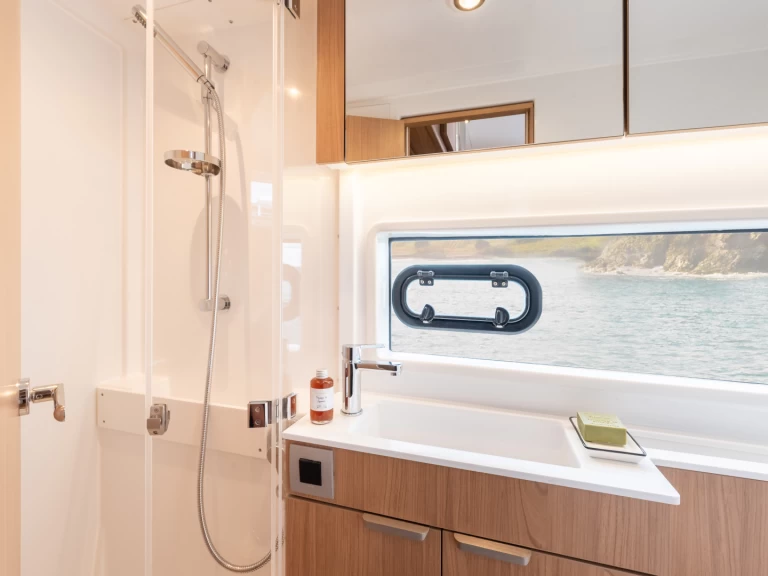 Bali Bali Catsmart jednotlivci a charterové společnosti v Pula