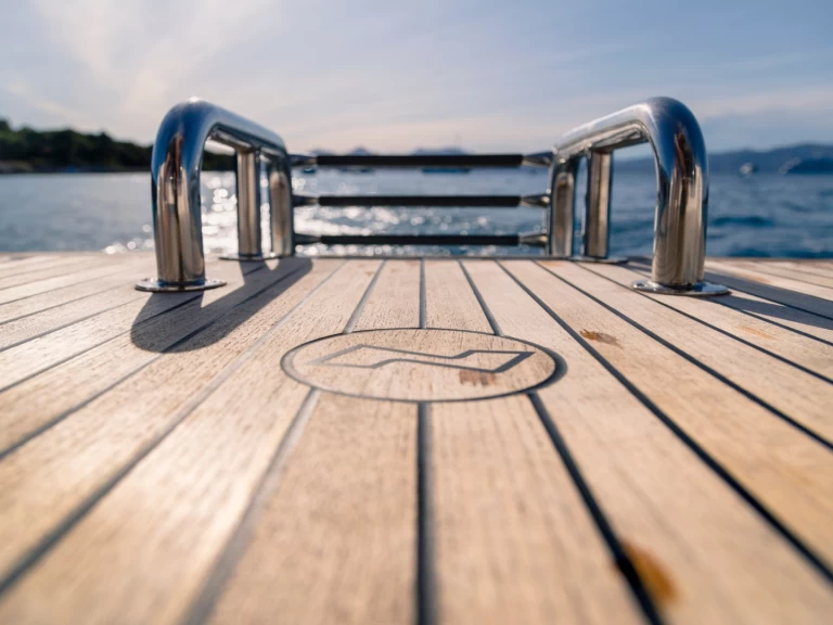 Motorová loď k pronájmu v Split za nejlepší cenu