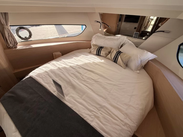 Pronájem lodi Split lákavé ceny Swift Trawler 37 Fly