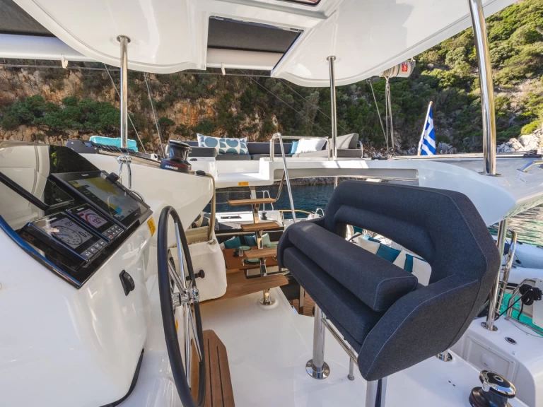 Pronájem lodi Lefkáda lákavé ceny Lagoon 43