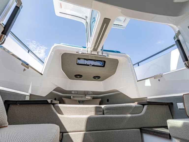 Pronájem Motorová loď Axopar s licencí