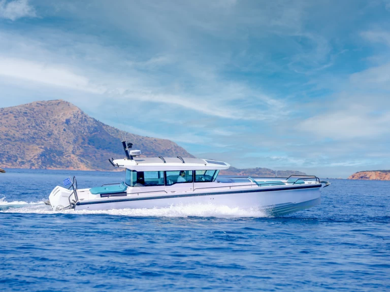 Pronájem lodi Erétria lákavé ceny Axopar 37 XC Cross Cabin