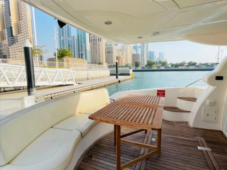 Pronajmout Jachta se skipperem či ne Majesty Yachts v Dubai Marina