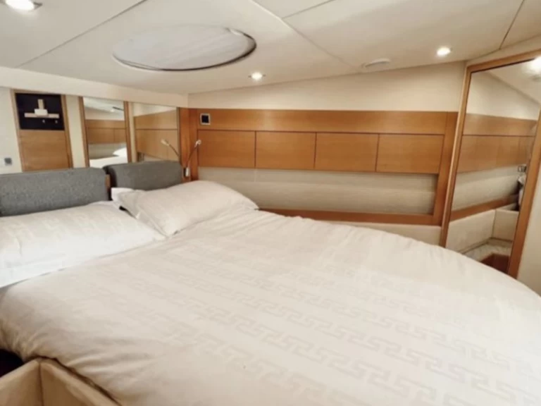 Pronájem lodi PHANTOM Phantom, 52  v Dubai Marina na Samboatu