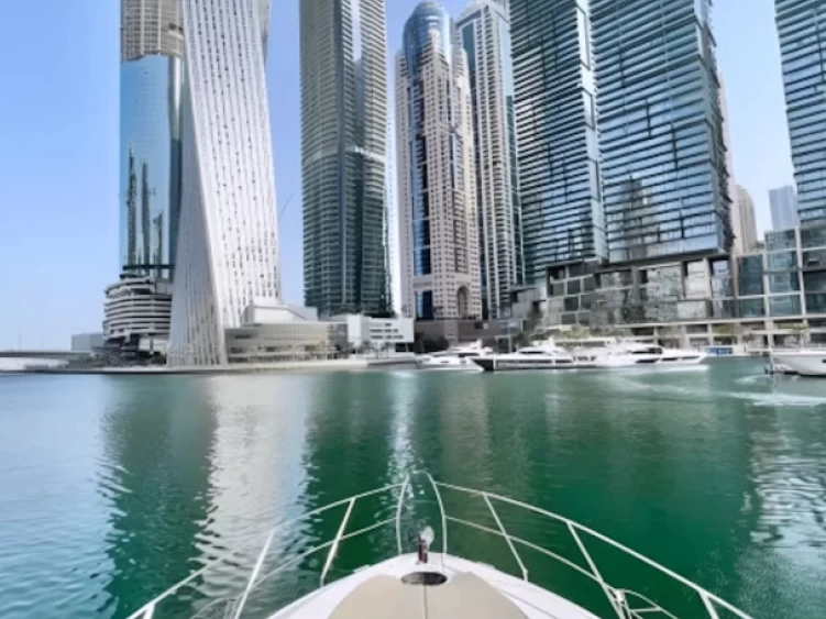 Jachta k pronájmu v Dubai Marina za nejlepší cenu