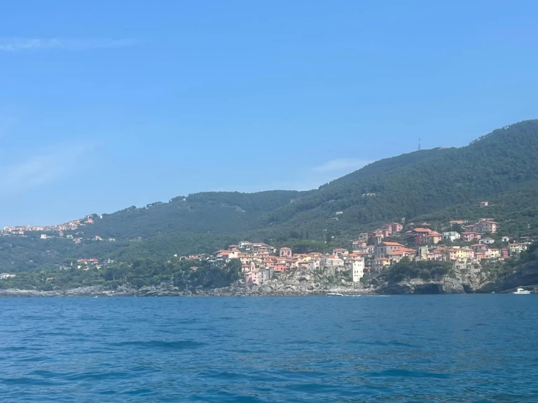 Motorová loď k pronájmu v Ameglia za nejlepší cenu