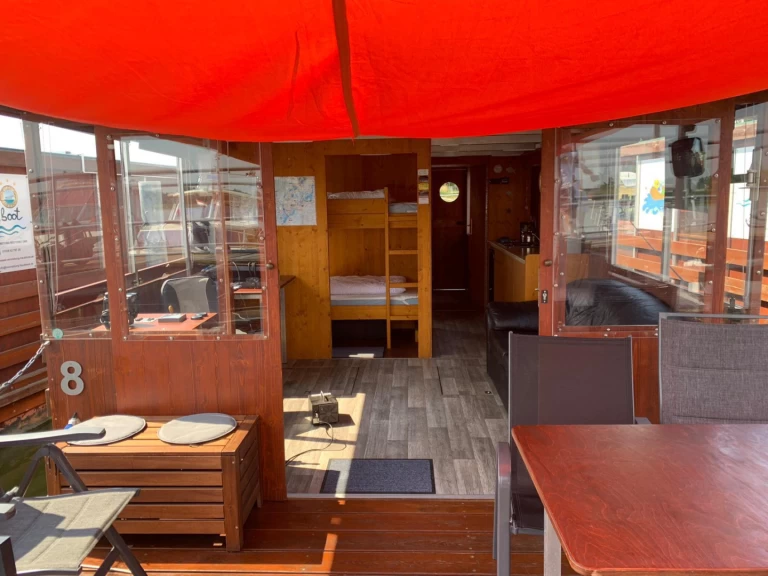 TS1000 TS1000 jednotlivci a charterové společnosti v Radewege