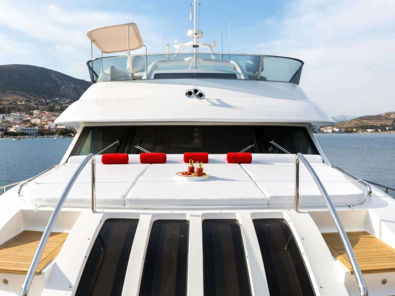 Pronajmout Jachta se skipperem či ne Benetti v San Remo