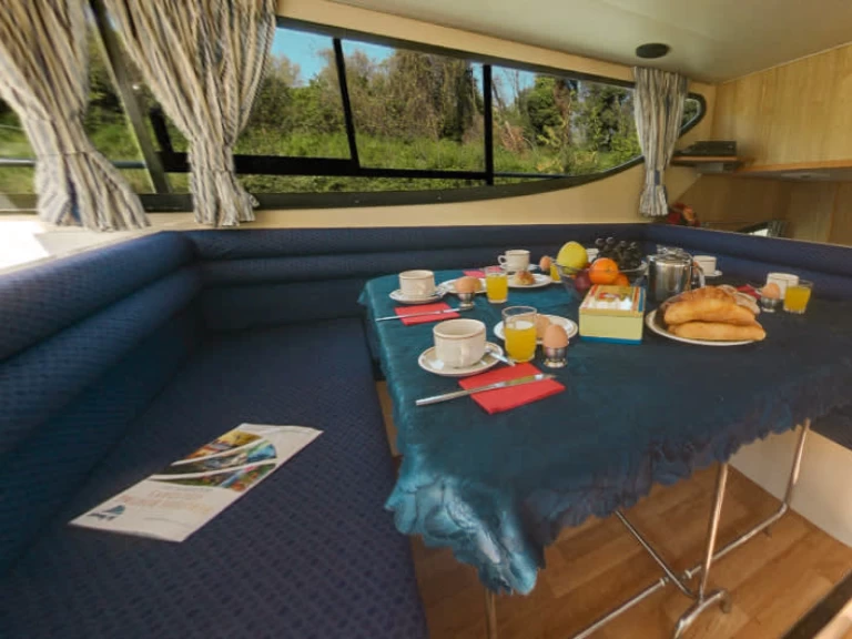 Motorová loď k pronájmu v Rheinsberg za nejlepší cenu