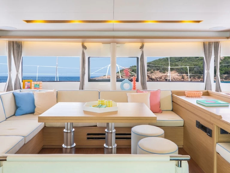 Pronájem jachty v Kaštela -Lagoon Lagoon 51 na Samboatu