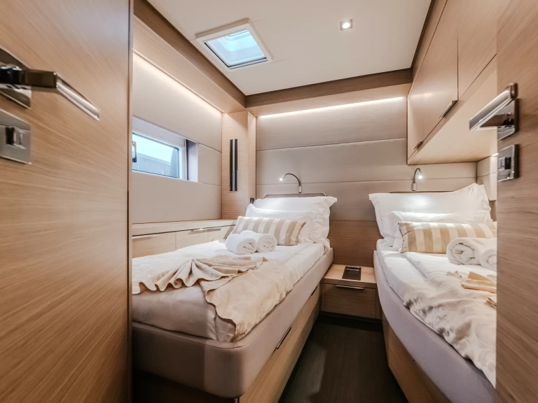 Pronájem lodi Kaštela lákavé ceny Lagoon 55