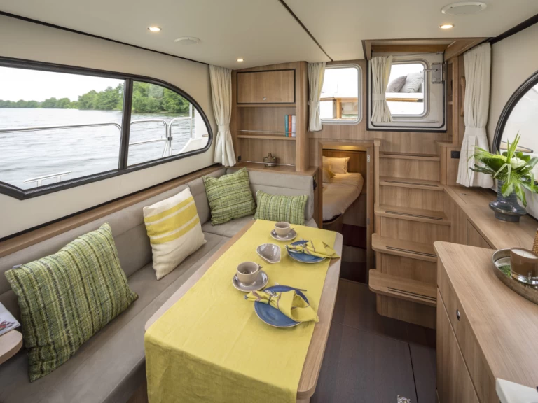 Pronájem Motorová loď Linssen s licencí