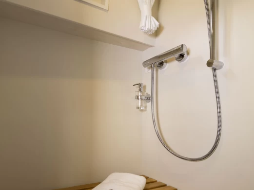 Motorová loď k pronájmu v Le Landeron za nejlepší cenu