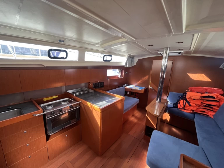 Pronájem Plachetnice Bénéteau s licencí