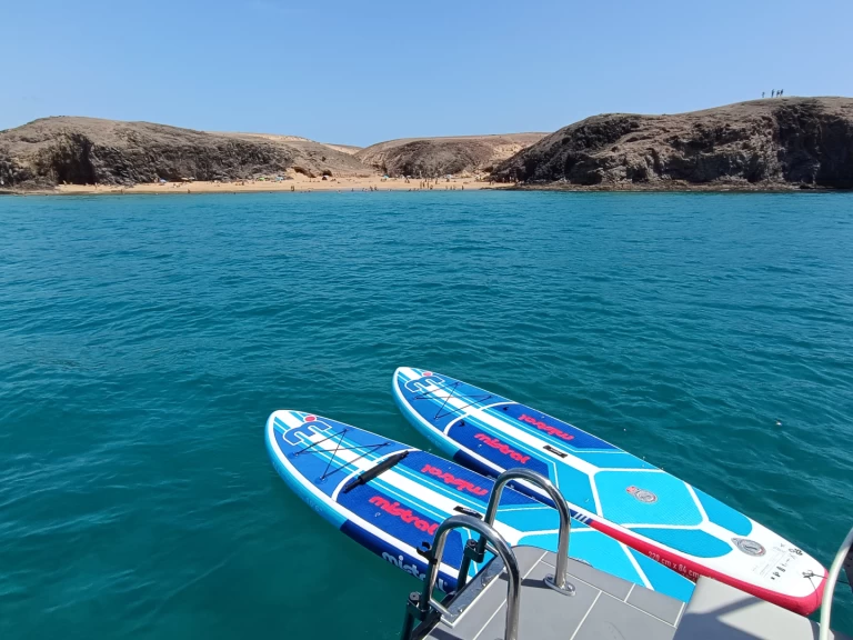 Sea Ray Sea Ray 390 Express Cruiser jednotlivci a charterové společnosti v Playa Blanca