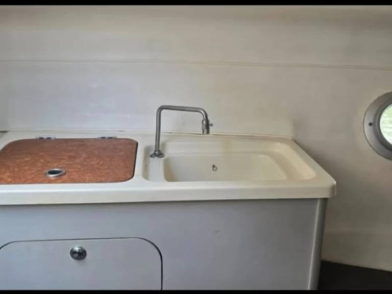 Motorová loď k pronájmu v Port de Cannes Marina za nejlepší cenu