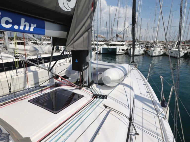 Pronájem lodi Biograd Na Moru lákavé ceny First 36