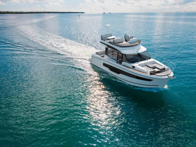 Jeanneau Merry Fisher 1095 Fly Serie2 jednotlivci a charterové společnosti v Biograd Na Moru