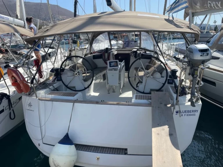 Pronájem lodi Jeanneau Sun Odyssey 419 v Paros (ostrov) na Samboatu