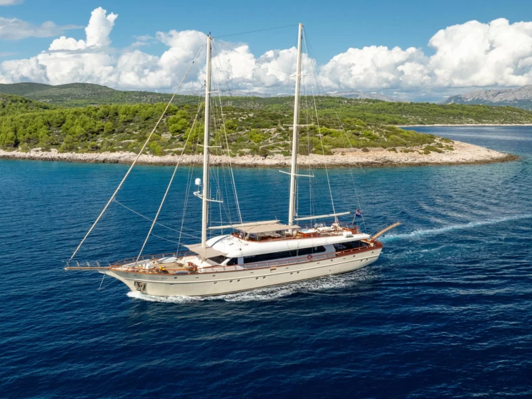 Pronájem lodi Son De Mar Son De Mar v Split na Samboatu