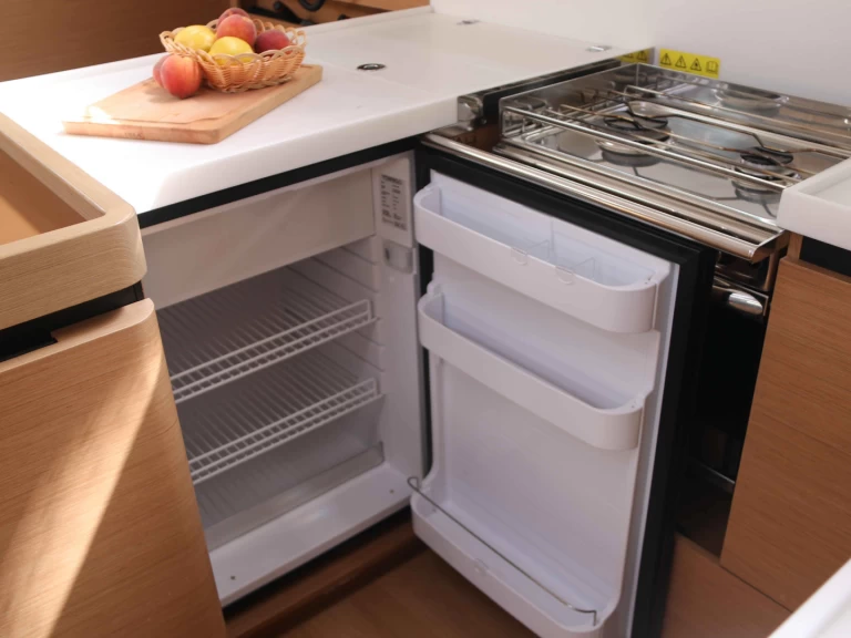 Pronajmout si Jeanneau Sun Odyssey 440 v Sukošan