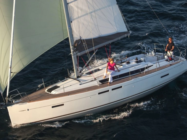Pronájem lodi Jeanneau Sun Odyssey 419 v Paros (ostrov) na Samboatu