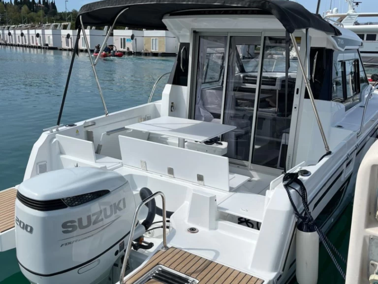 Pronájem lodi Pula lákavé ceny Merry Fisher 795 Series2