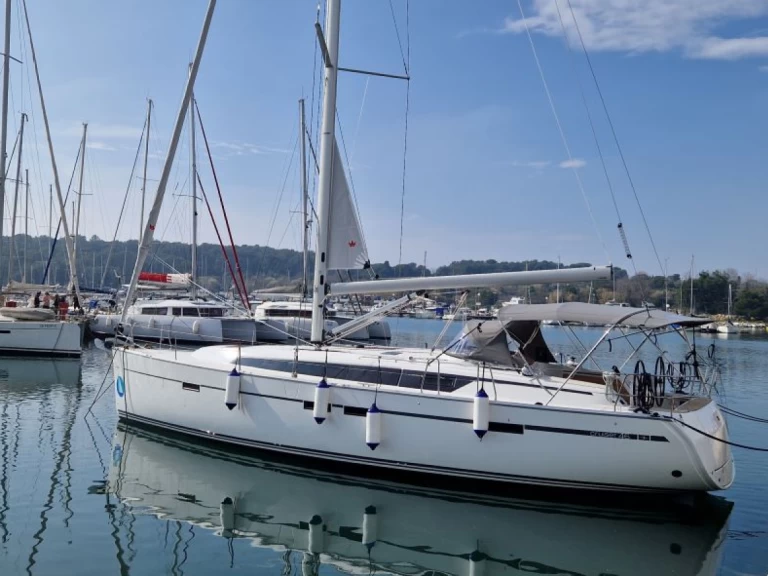 Bavaria Cruiser 46 jednotlivci a charterové společnosti v Pula