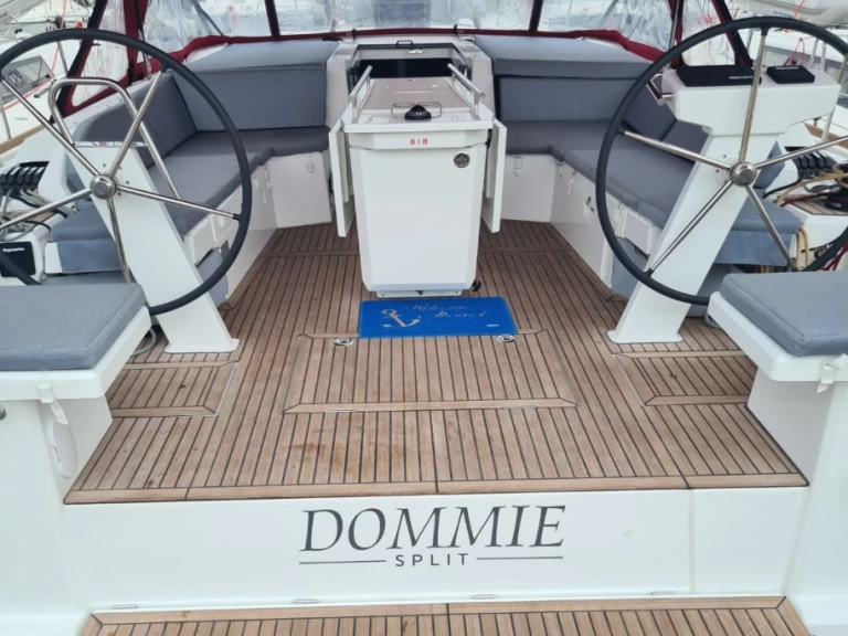 Pronajmout Plachetnice se skipperem či ne Bénéteau v Split