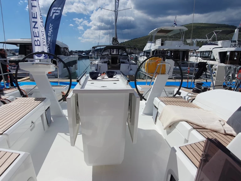 Pronájem Plachetnice Bénéteau s licencí