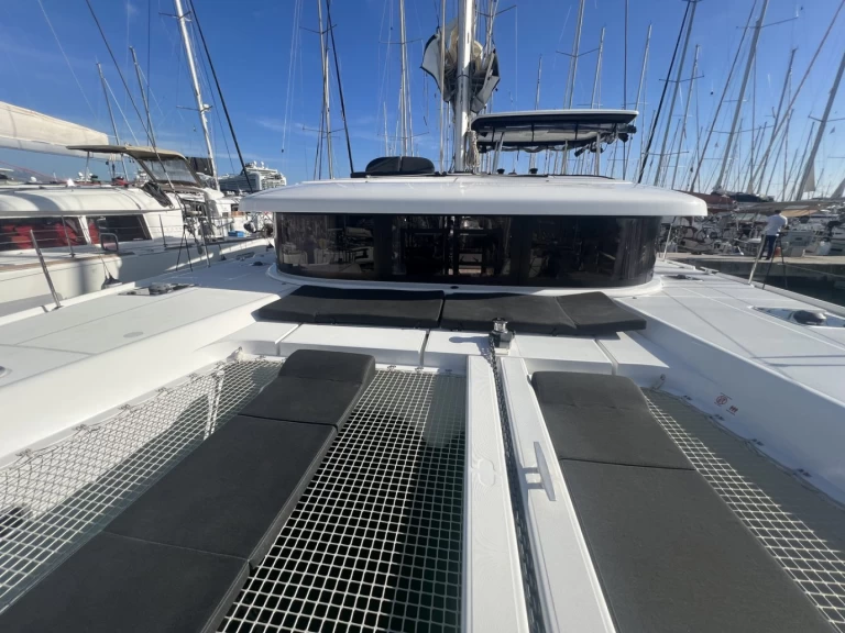 Pronájem Katamarán Lagoon s licencí