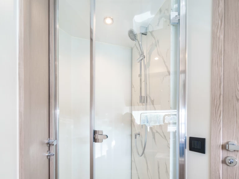 Pronajmout si Azimut Azimut 53 Fly v Šibenik 