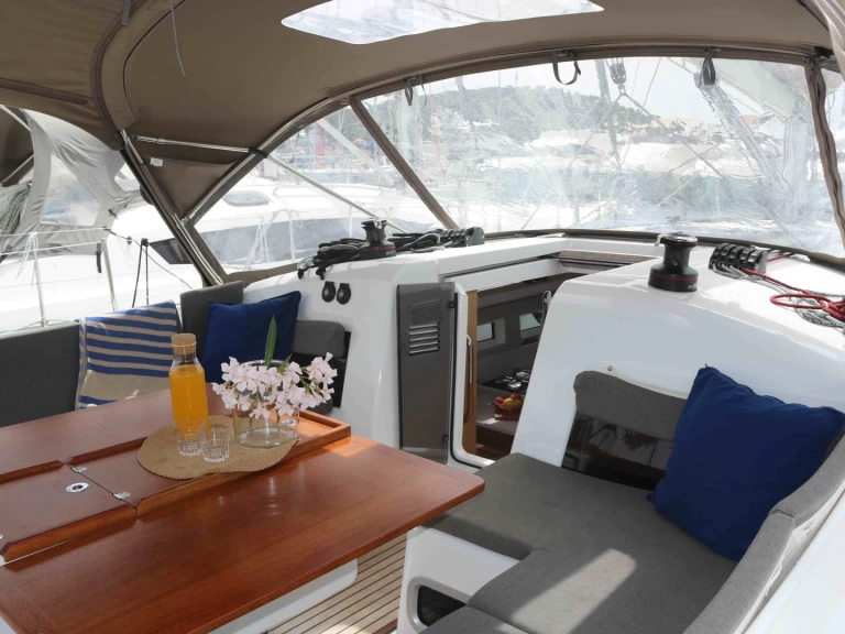 Pronájem Plachetnice Jeanneau s licencí