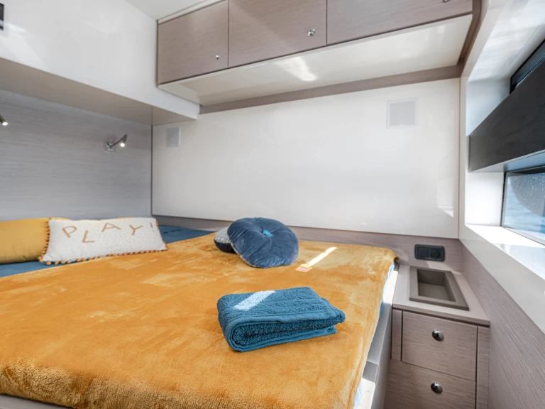 Pronájem Katamarán Aventura s licencí