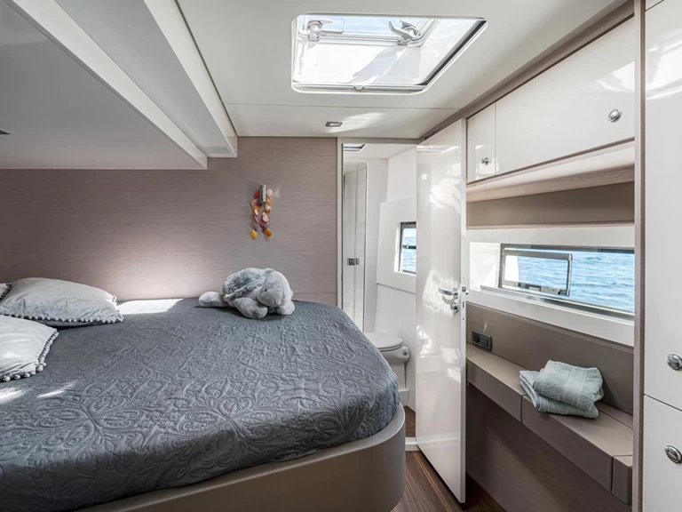 Katamarán k pronájmu v Port Grimaud za nejlepší cenu