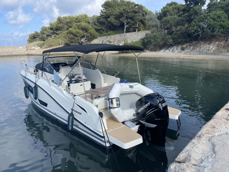 Pronájem lodi Quicksilver Activ 875 Sundeck v Saint-Laurent-du-Var na Samboatu