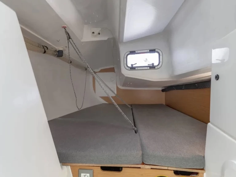 Pronajmout Plachetnice se skipperem či ne Jeanneau v La Trinité-sur-Mer