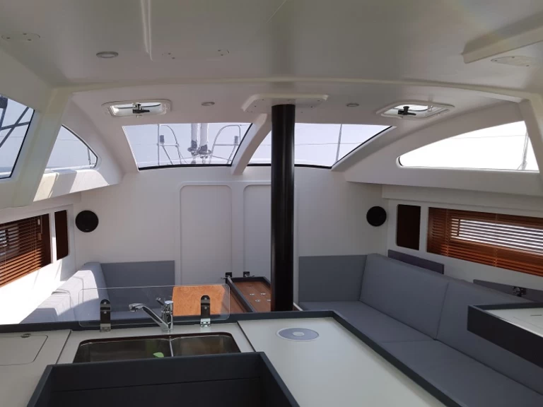 Pronájem lodi RM RM 1270 v Port-Haliguen na Samboatu