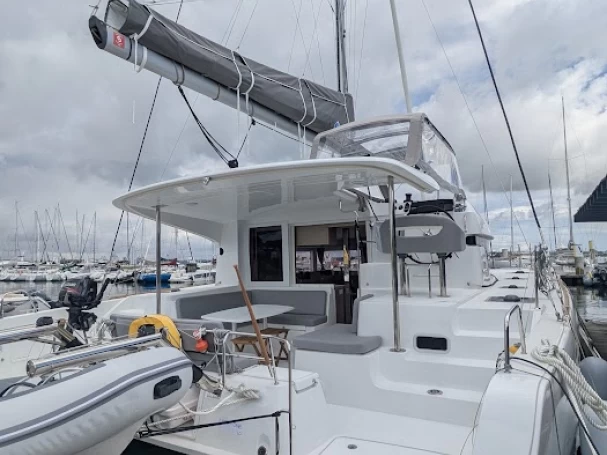 Pronájem lodi Lagoon Lagoon 40 v Bas du Fort na Samboatu