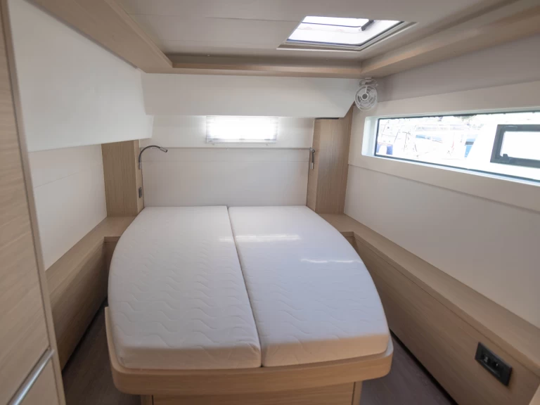 Pronájem Katamarán Lagoon s licencí