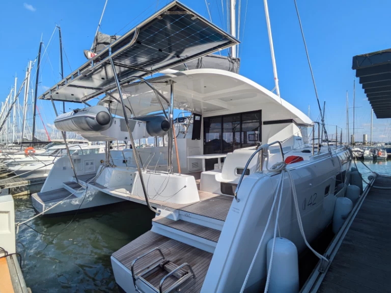 Pronájem lodi Lagoon Lagoon 42 v Bas du Fort na Samboatu