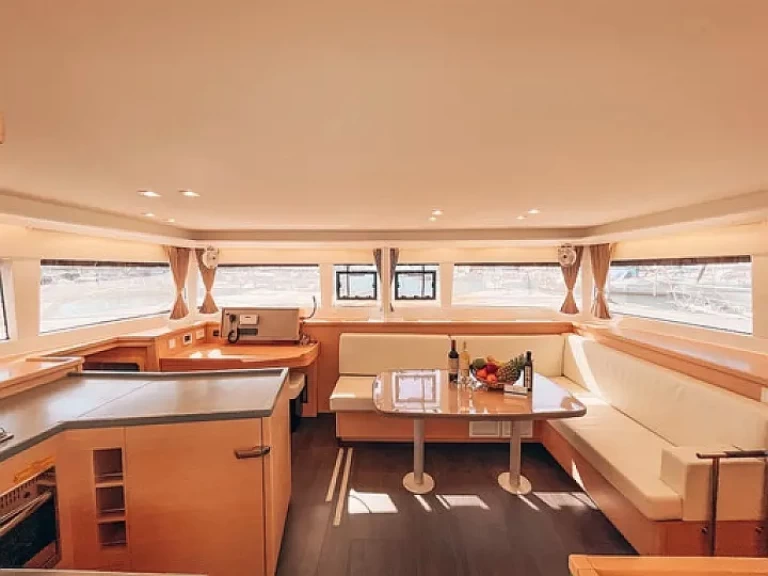 Pronájem lodi Lagoon Lagoon 450 Sport Top v Alimos na Samboatu